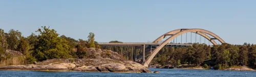 Djuröbron, bridge near Stockholm connecting Stavsnäs and Djurö Djuröbron, bridge near Stockholm connecting Stavsnäs and Djurö